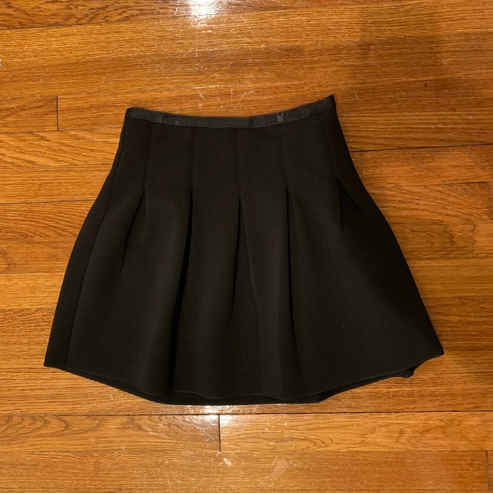 Gap skirt